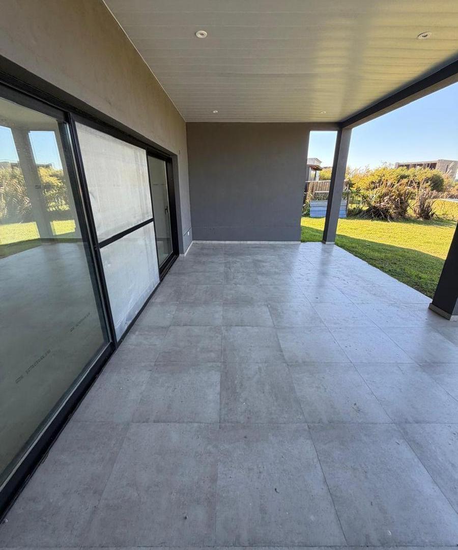 Foto de Casa En Venta Barrio El Cantón Norte! Salida A La La Laguna! El Cantón, imagen 2
