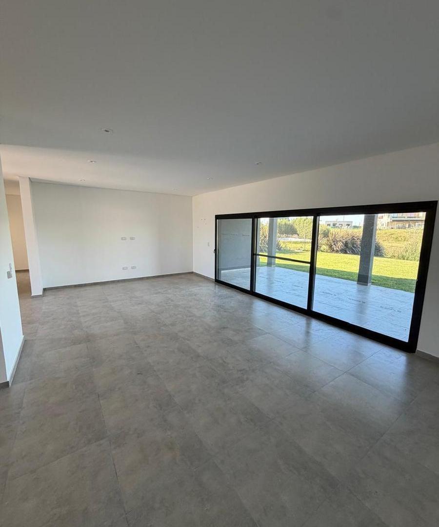 Foto de Casa En Venta Barrio El Cantón Norte! Salida A La La Laguna! El Cantón, imagen 4