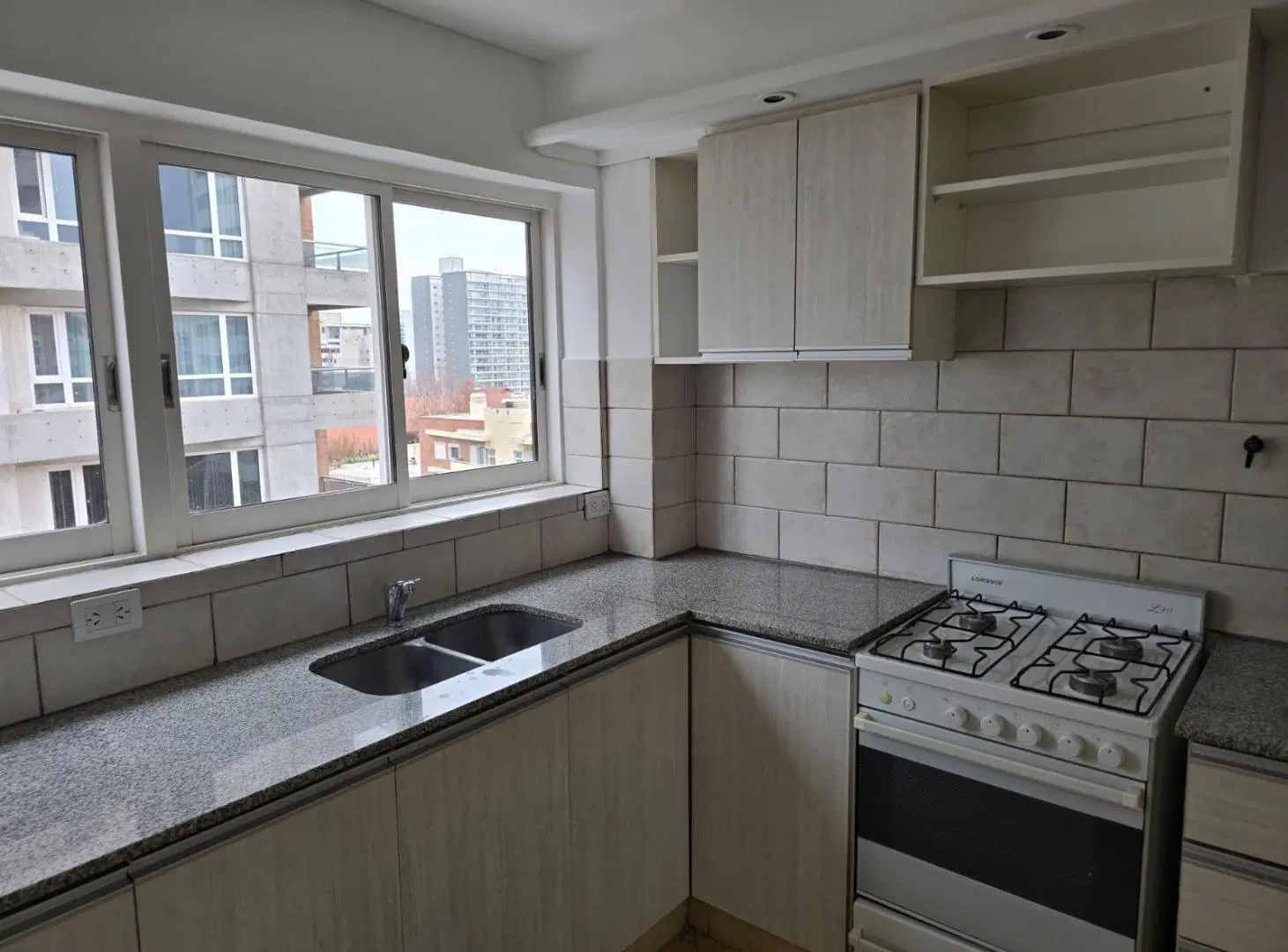 Alquiler departamento 2 dormitorios con cochera 2