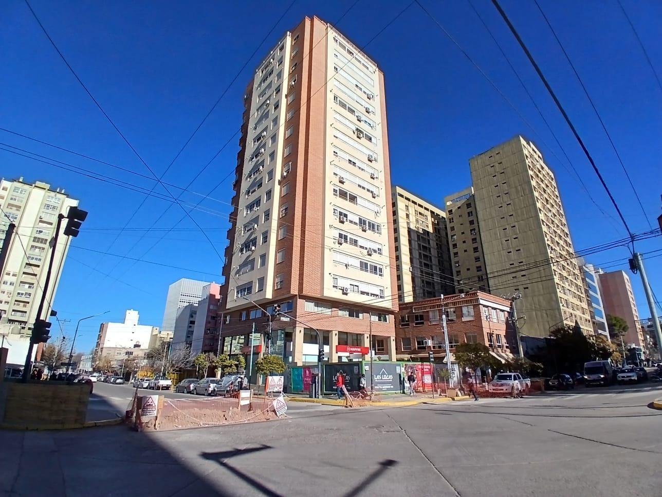 Foto de Departamento céntrico en venta con cochera, imagen 1