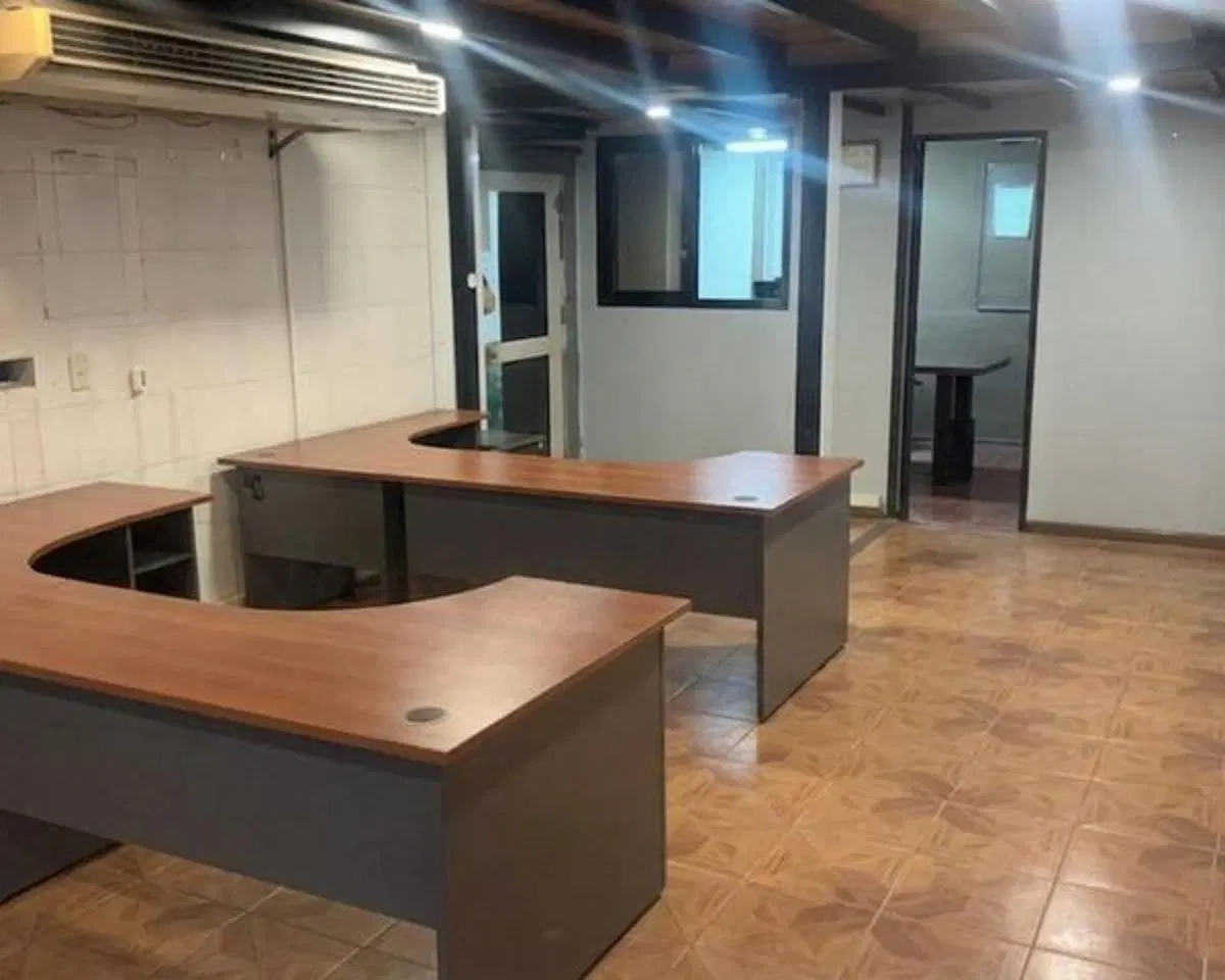 Excelente depósito/galpón industrial en Florida Oeste, Vicente López. 1