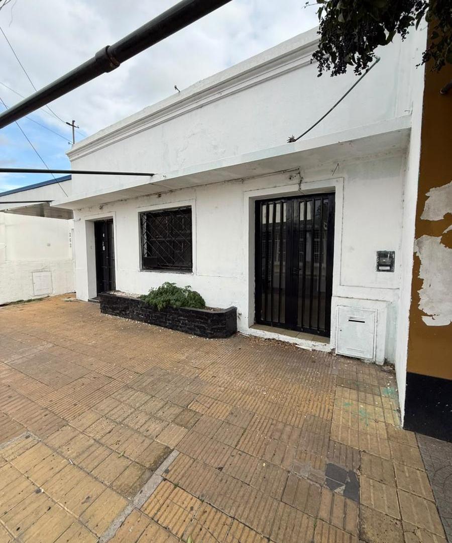 Foto de Local comercial Urquiza 264, imagen 1