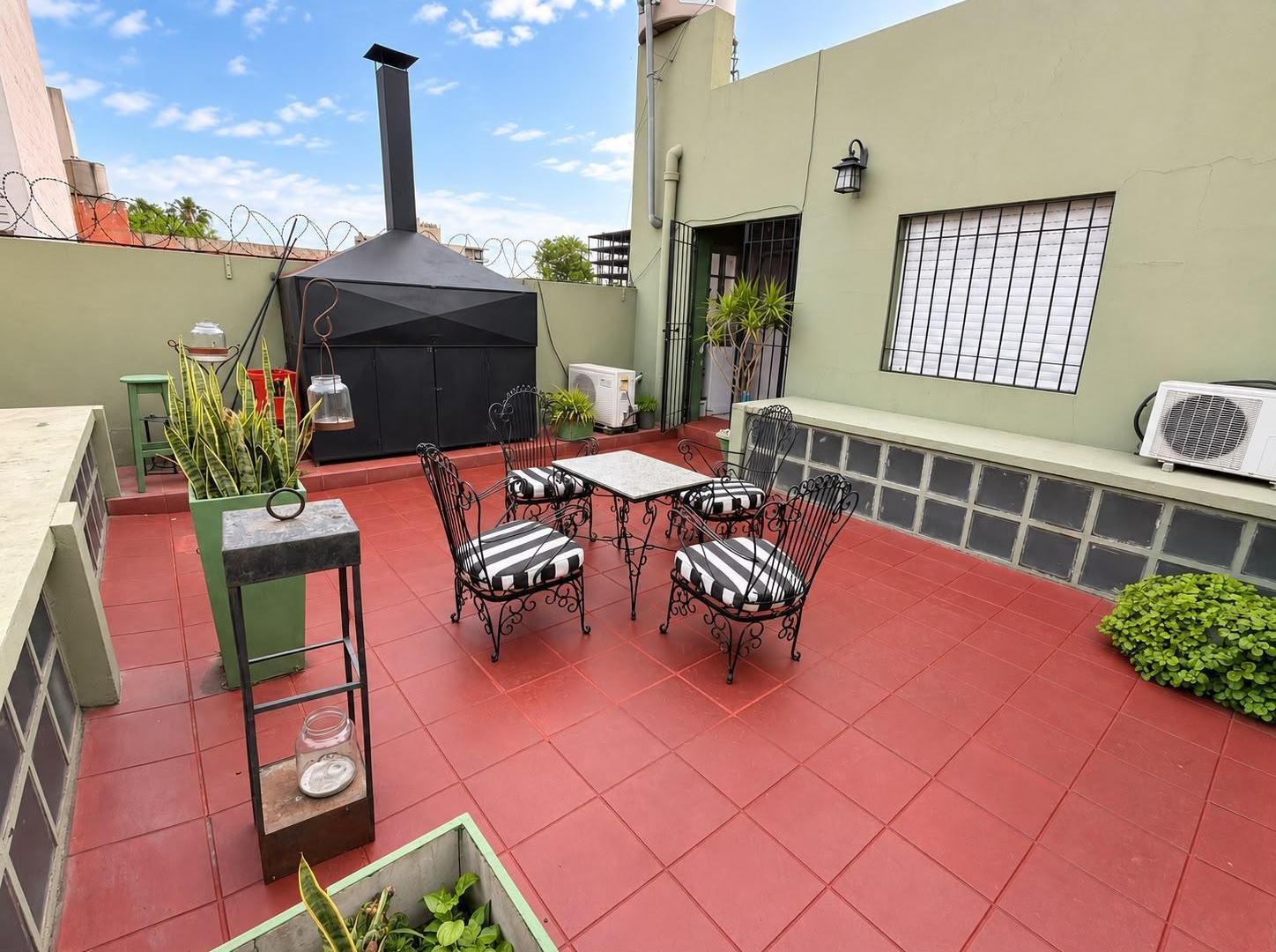 Foto de PH luminoso de 3 dormitorios con terraza y parrilla, imagen 2