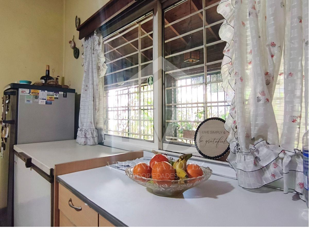 Foto de CASA EN VENTA EN VILLA LUZURIAGA | 2 PLANTAS | LOCAL COMERCIAL |, imagen 3