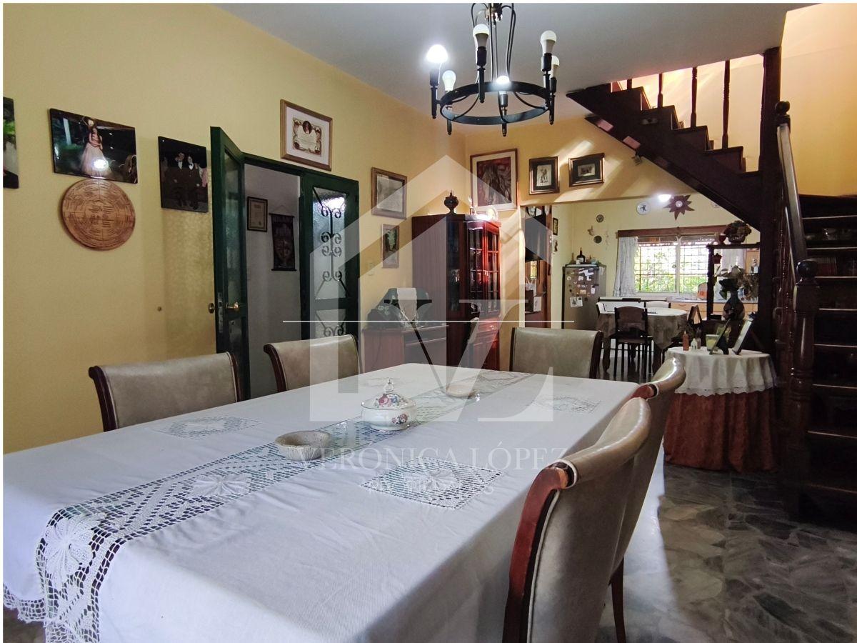 Foto de CASA EN VENTA EN VILLA LUZURIAGA | 2 PLANTAS | LOCAL COMERCIAL |, imagen 1