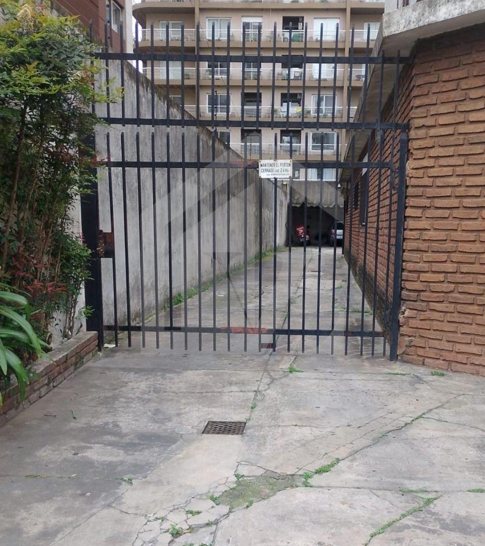 Foto de COCHERA CUBIERTA | CENTRO RAMOS MEJÍA | 2 CUADRAS DE LA ESTACIÓN, imagen 3