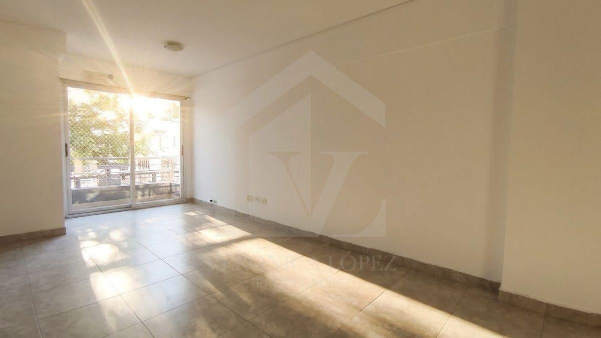 Foto de DEPARTAMENTO 2 AMBIENTES CON BALCON, imagen 2