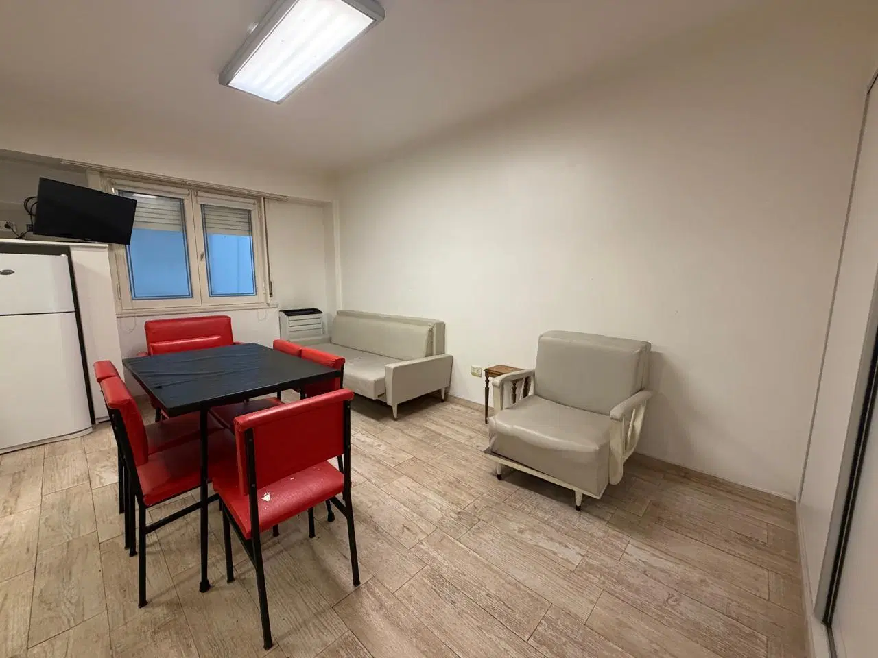 Departamento de 2 Ambientes Reciclado con Balcón - Excelente Distribución 3