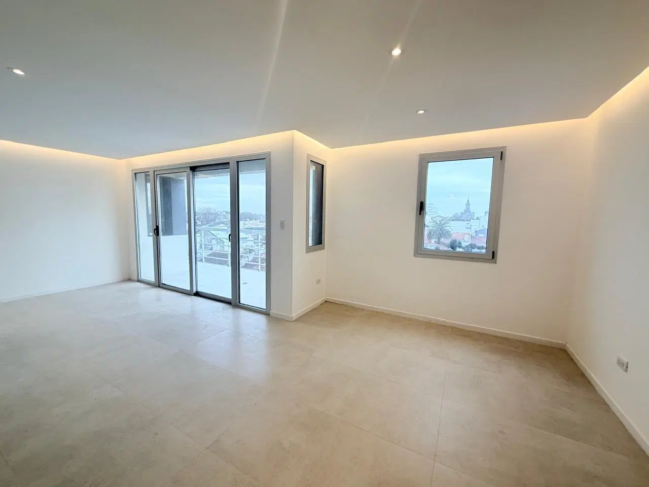 Departamento de 3 Ambientes a Estrenar con Balcón a metros del mar – La Perla 2