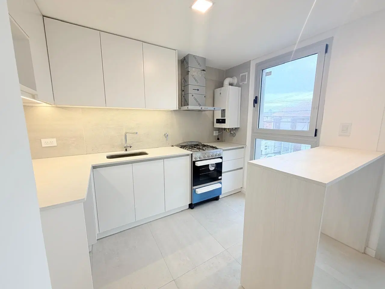 Departamento de 2 Ambientes a Estrenar con Balcón a metros del mar – La Perla 3