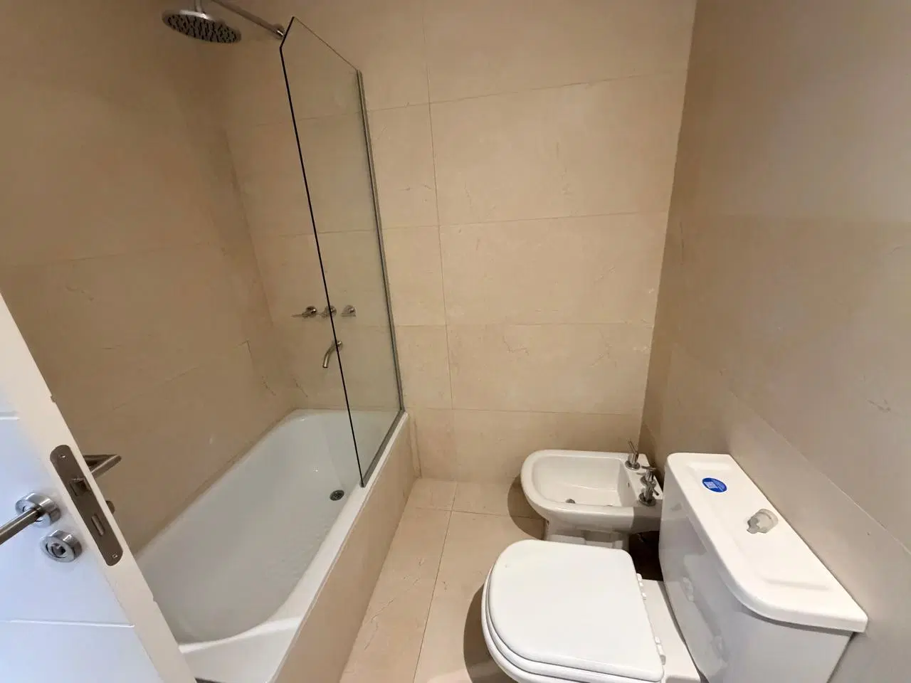 Departamento de 2 Ambientes a Estrenar con Balcón a metros del mar – La Perla 5