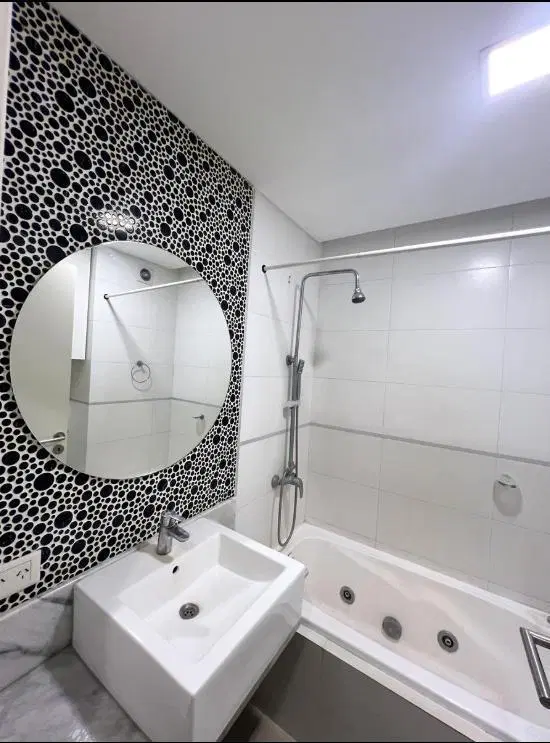 DEPARTAMENTO 2 AMBIENTES CON COCHERA EN PLAZA MITRE 2