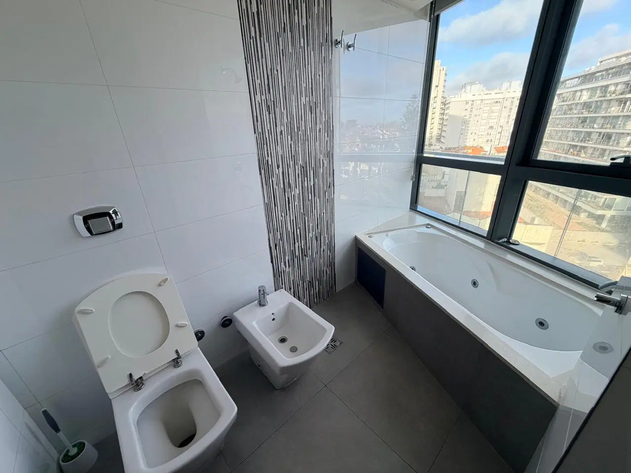 Exclusivo 2 Ambientes en alquiler Frente al Mar – Maral Explanada 3