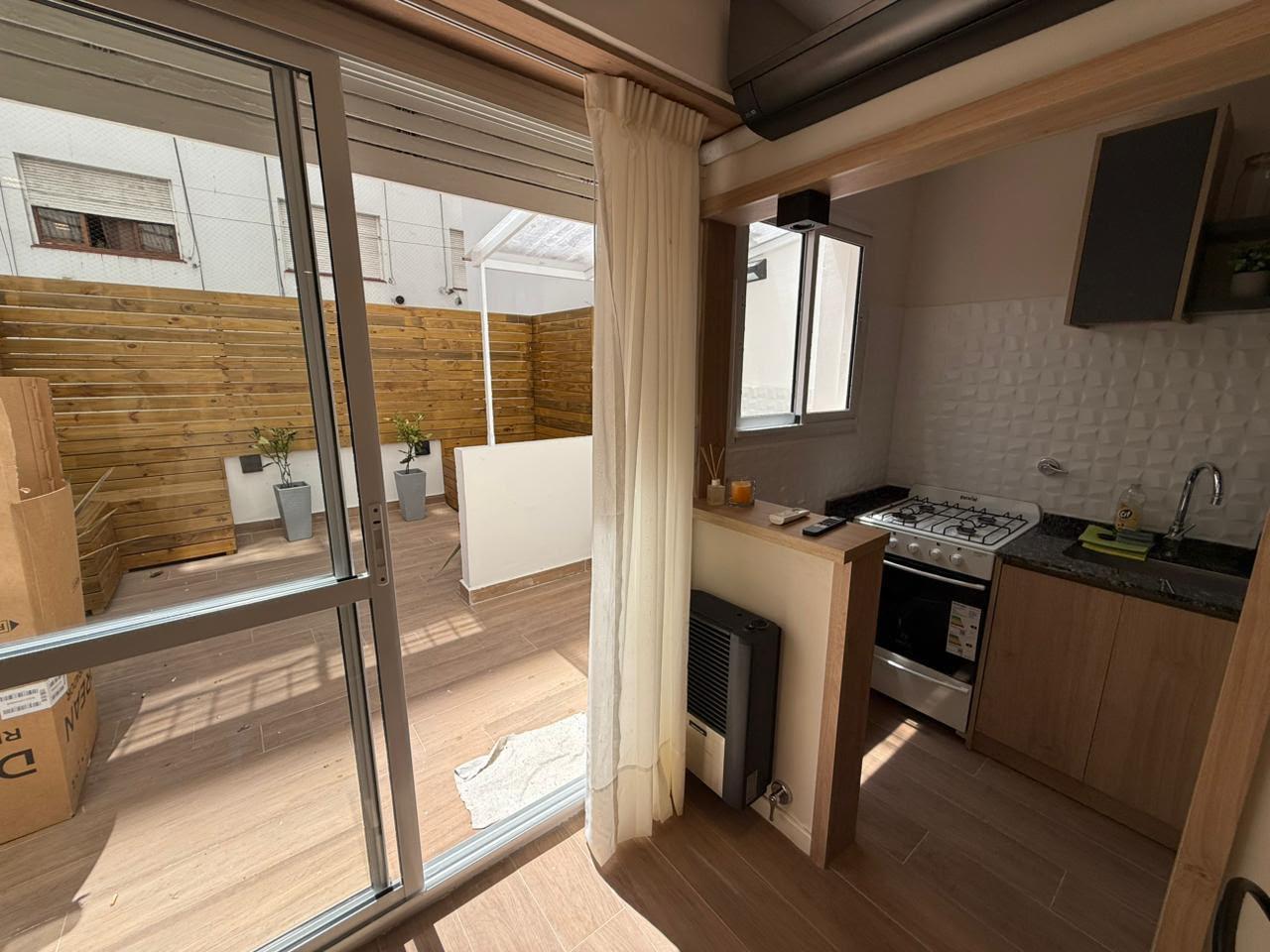 Foto de ALQUILER 2 AMBIENTES TOTALMENTE RECICLADO A NUEVO CON PATIO/TERRAZA, imagen 1