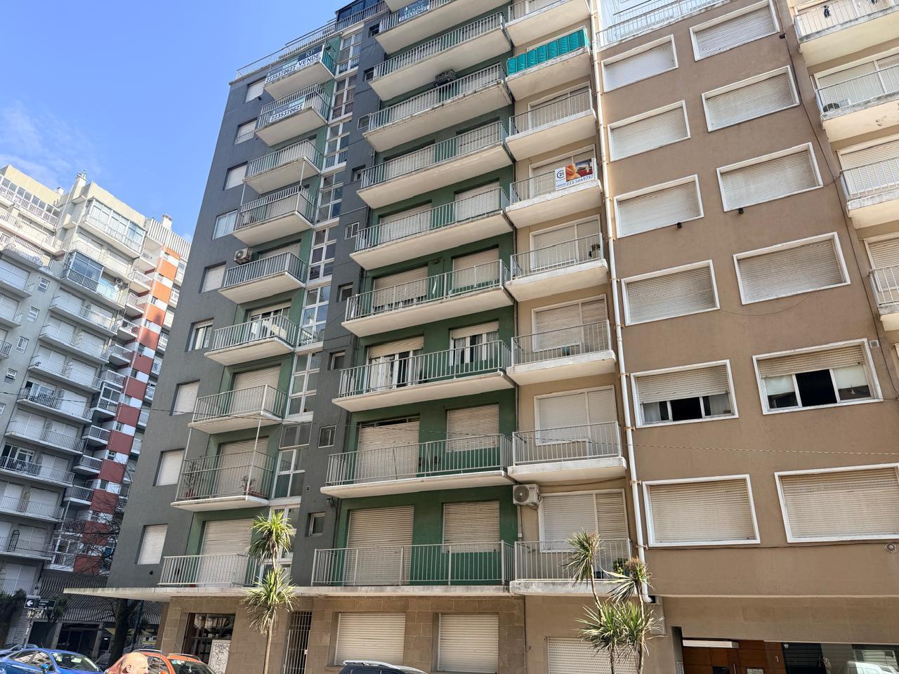 Foto de VENTA / DEPARTAMENTO DE 3 AMBIENTES con DEPENDENCIA EN ZONA TORREÓN A, imagen 1