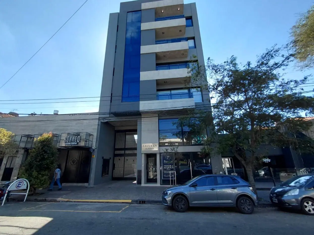 DEPARTAMENTO AL FRENTE CON BALCON SALIENTE ,COCHERA, AMUEBLADO Y AMENITIES 3