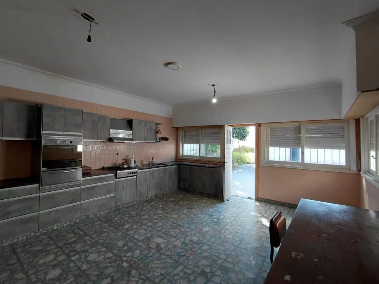 VENTA CHALET AL FRENTE CON GARAJE, PATIO Y JARDIN 5