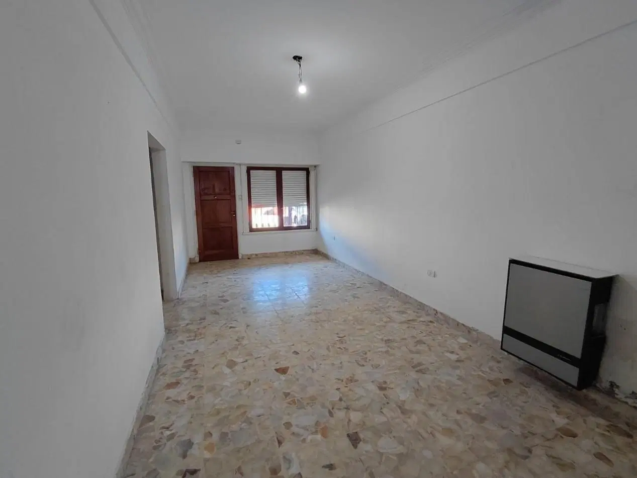 VENTA CHALET AL FRENTE CON GARAJE, PATIO Y JARDIN 1