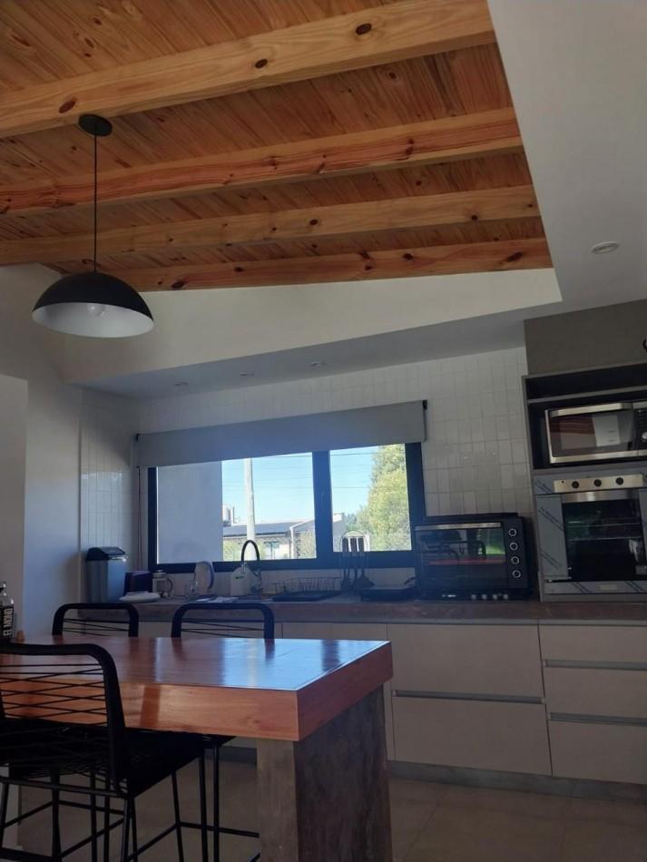 Foto de CASA EN VENTA EN ACANTILADOS CONSTRUIDA SOBRE DOS LOTES, imagen 5
