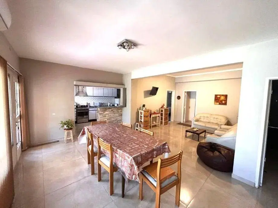 Casa En Venta En Villa Luzuriaga 5