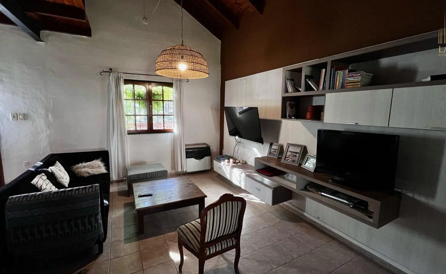 Villa Rivera Indarte, Laborde 8800 4