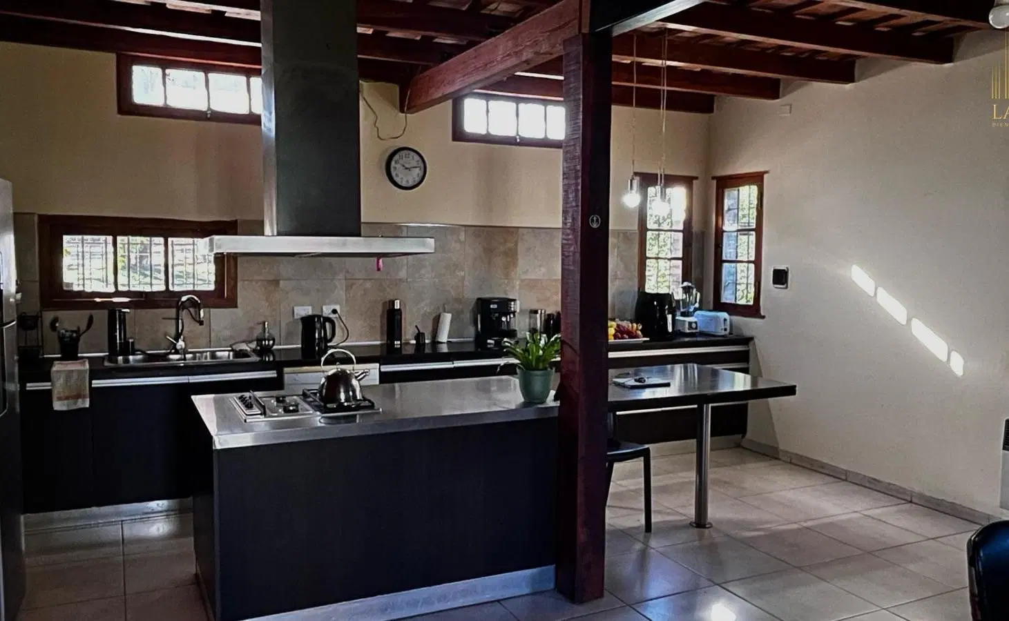 Villa Rivera Indarte, Laborde 8800 5