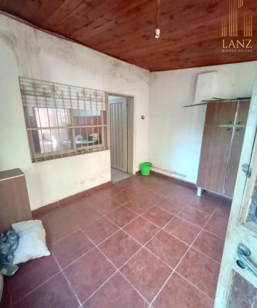 Casa en venta - Sargento Cabral 8
