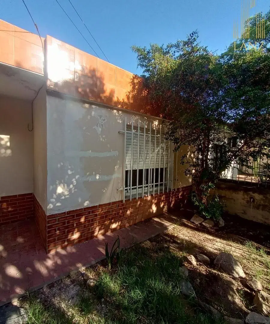 Casa en venta - Sargento Cabral 1