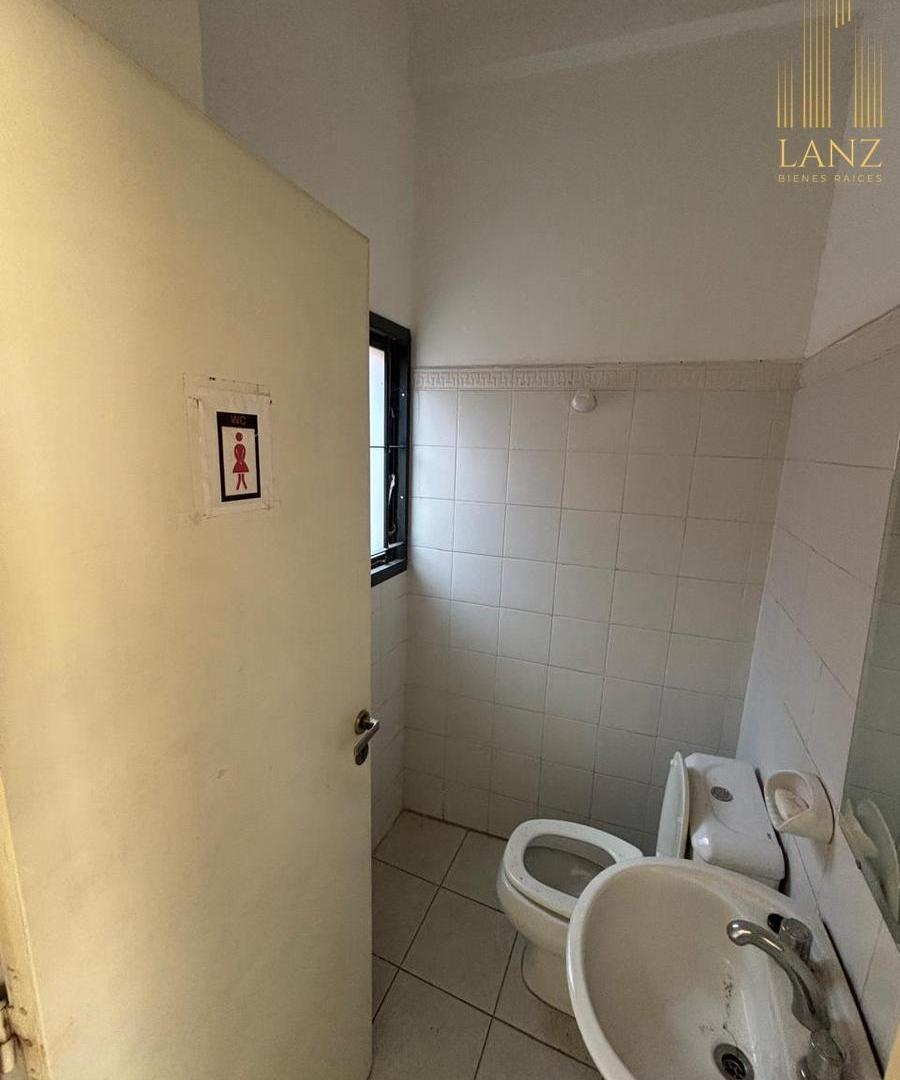 Foto de LOCAL COMERCIAL EN ALQUILER - GUEMES, imagen 4