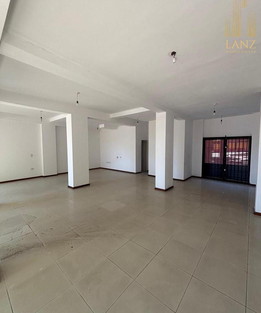 Foto de LOCAL COMERCIAL EN ALQUILER - GUEMES, imagen 1
