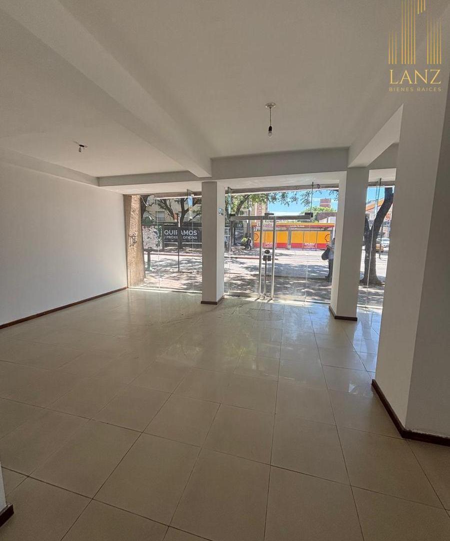 Foto de LOCAL COMERCIAL EN ALQUILER - GUEMES, imagen 3