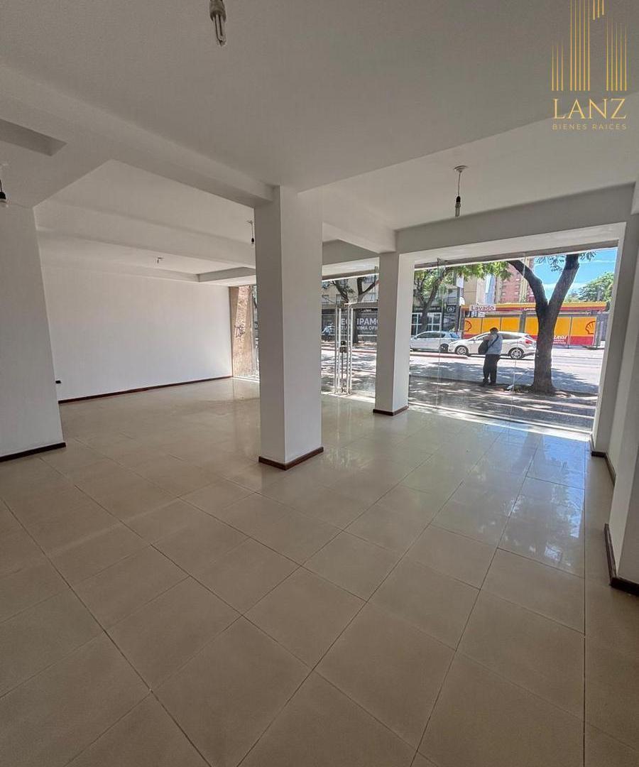 Foto de LOCAL COMERCIAL EN ALQUILER - GUEMES, imagen 2