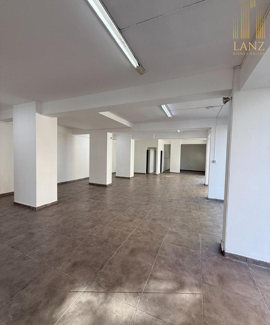 Foto de ALQUILER LOCAL COMERCIAL IMPORTANTE UBICACIÓN DE GUEMES, imagen 3