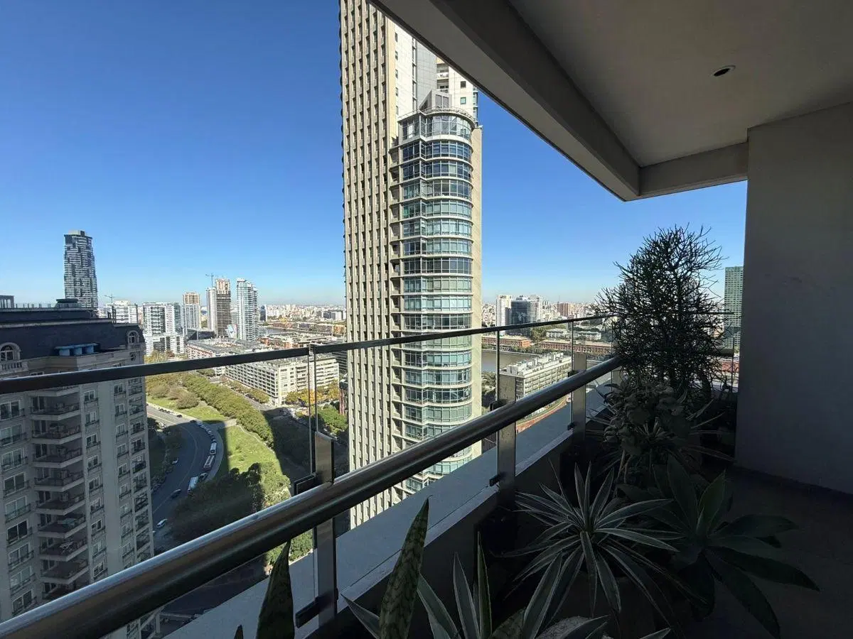 Venta 3 ambientes más dependencia Alvear Tower piso alto 3