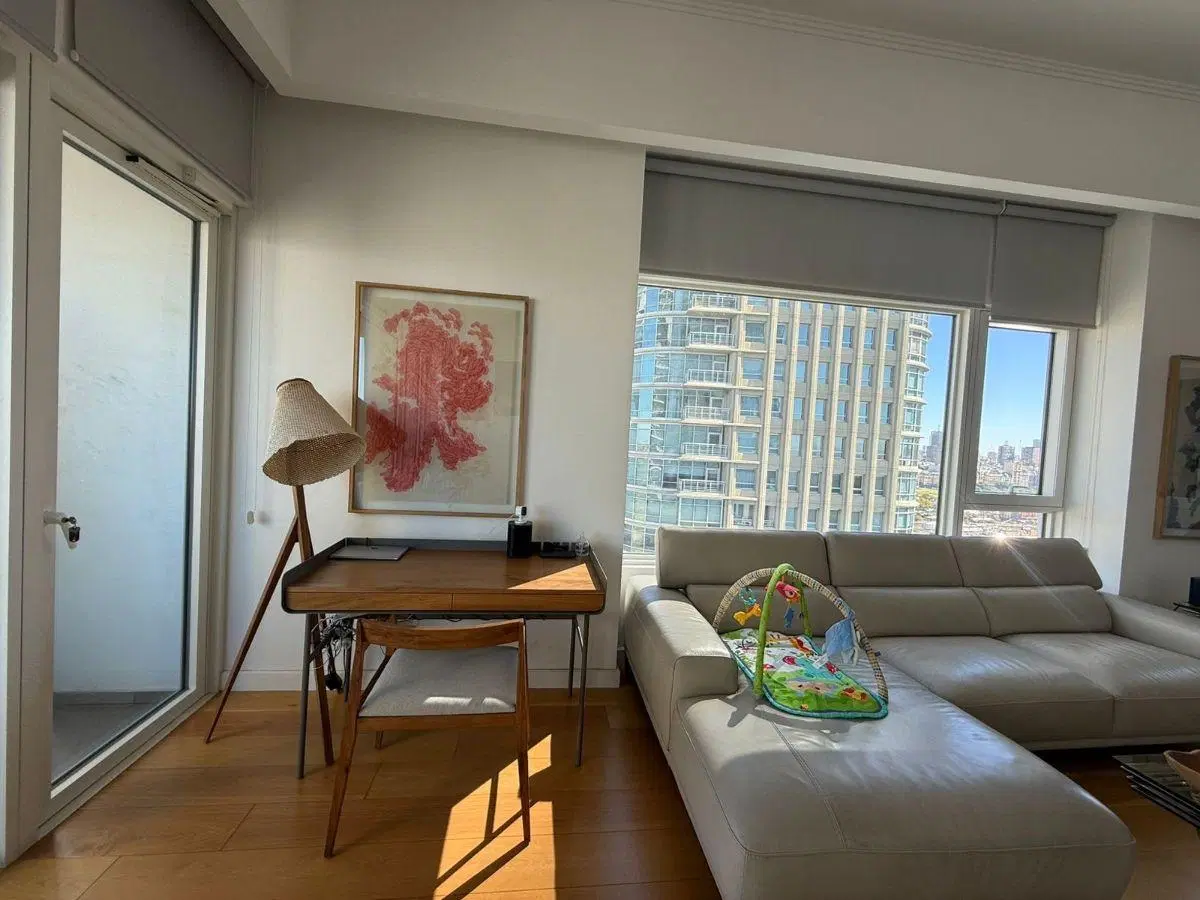 Venta 3 ambientes más dependencia Alvear Tower piso alto 4