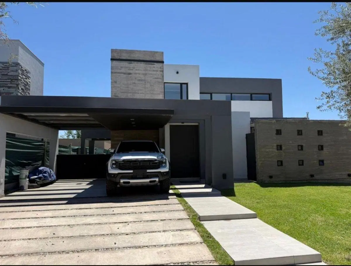 Hermosa casa en Alquiler 3