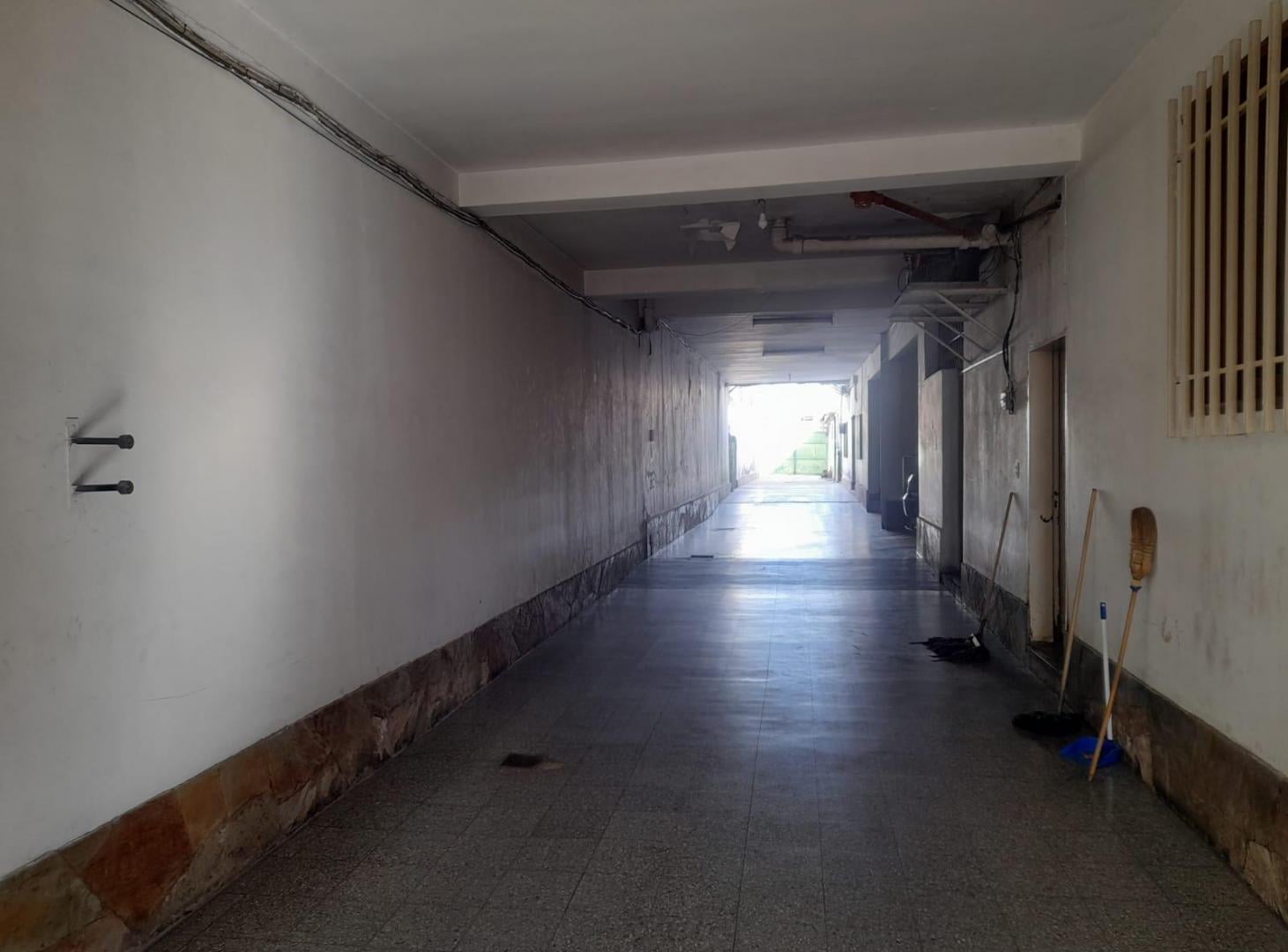 Foto de Casa + Depósito + Salón comercial 728 m2 cubiertos, imagen 2