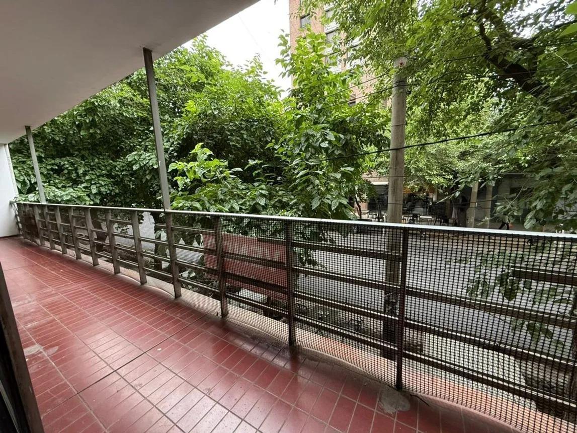 Foto de Amplio Semipiso sobre Avenida Colón, imagen 3