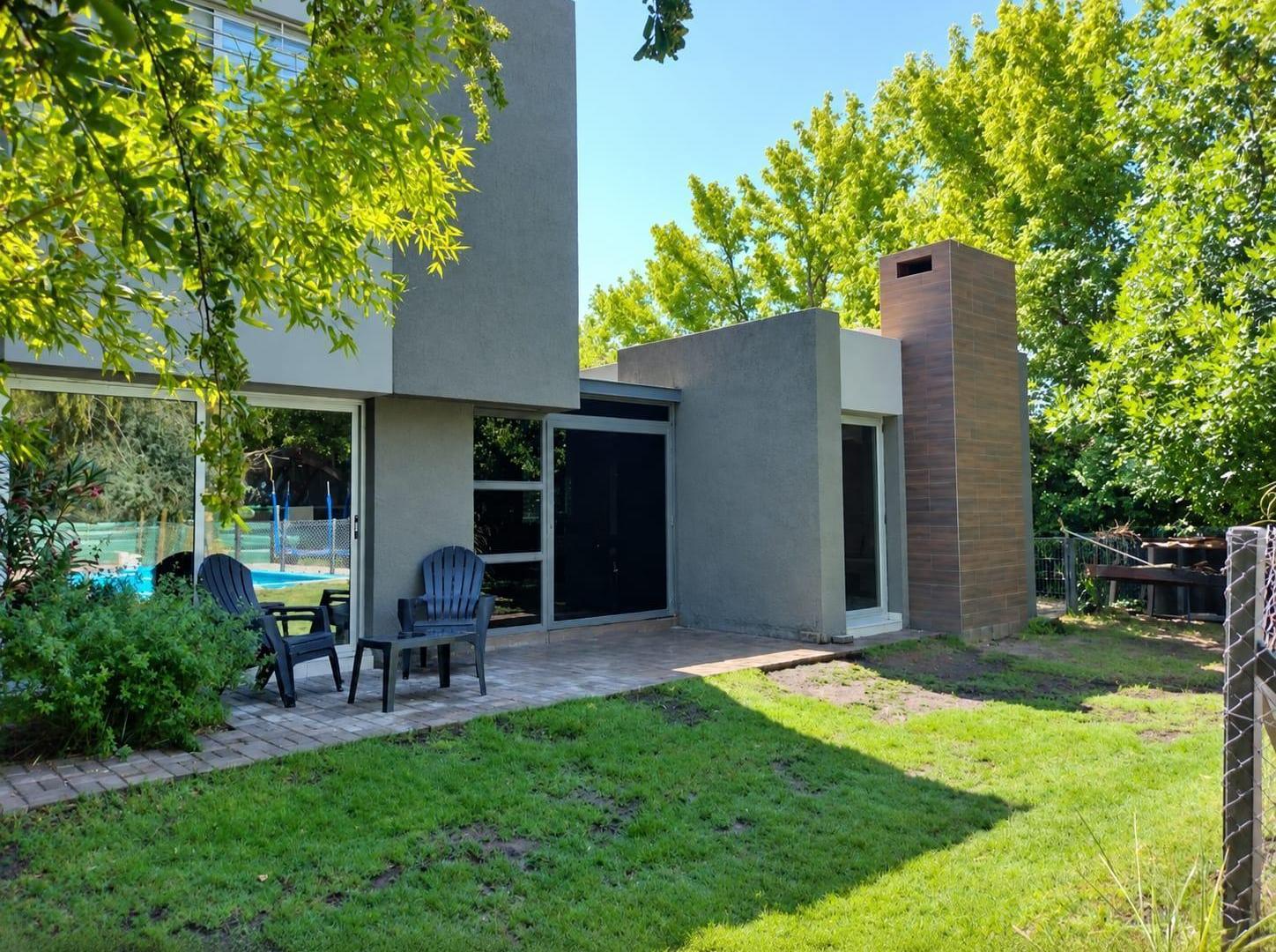 Foto de Casa de Diseño en VENTA Chacras de Coria - Apta Crédito, imagen 1