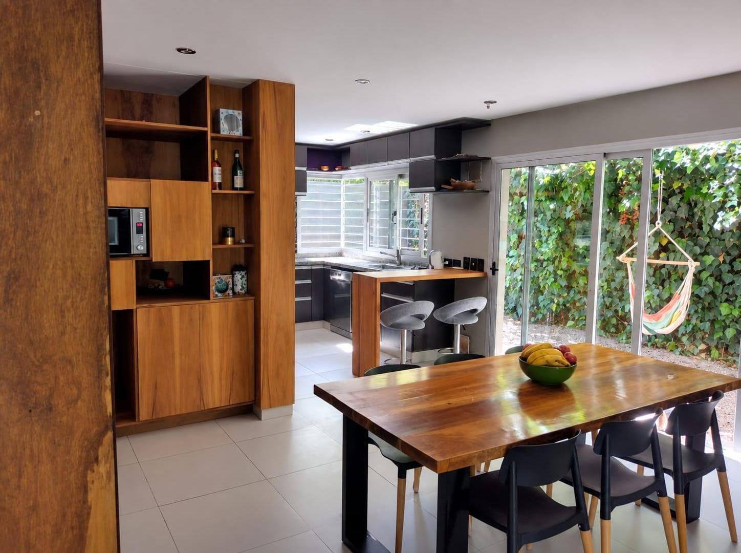 Foto de Casa de Diseño en VENTA Chacras de Coria - Apta Crédito, imagen 3