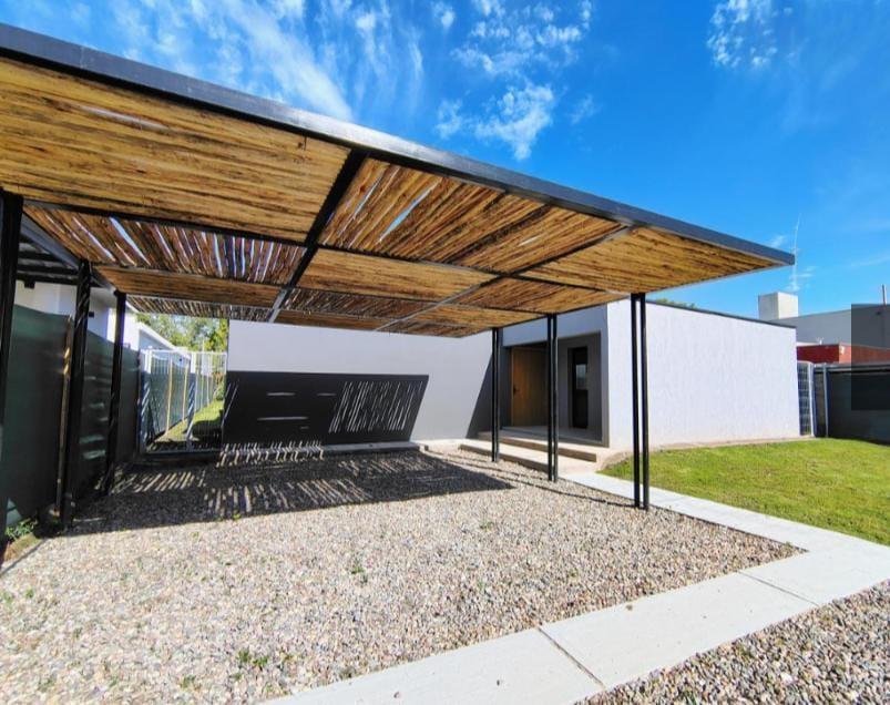 Foto de Venta Casa a ESTRENAR con Pileta - Barrio El Nevado CHACRAS de CORIA, imagen 1