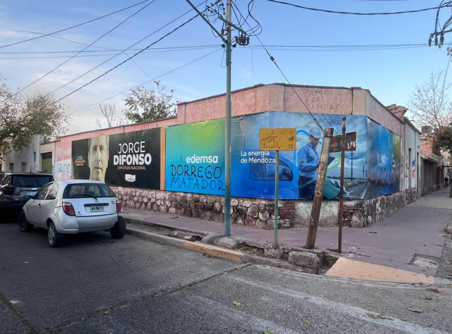 Foto de LOTE ESQUINA 200 m2 FRENTE AL CLUB ANDES TALLERES, imagen 2