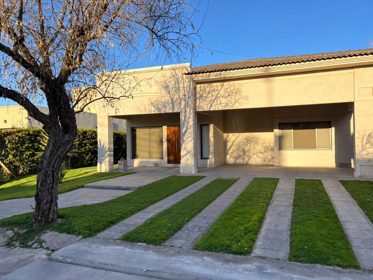Foto de Casa en Barrio privado Pinar del Sol I, imagen 1