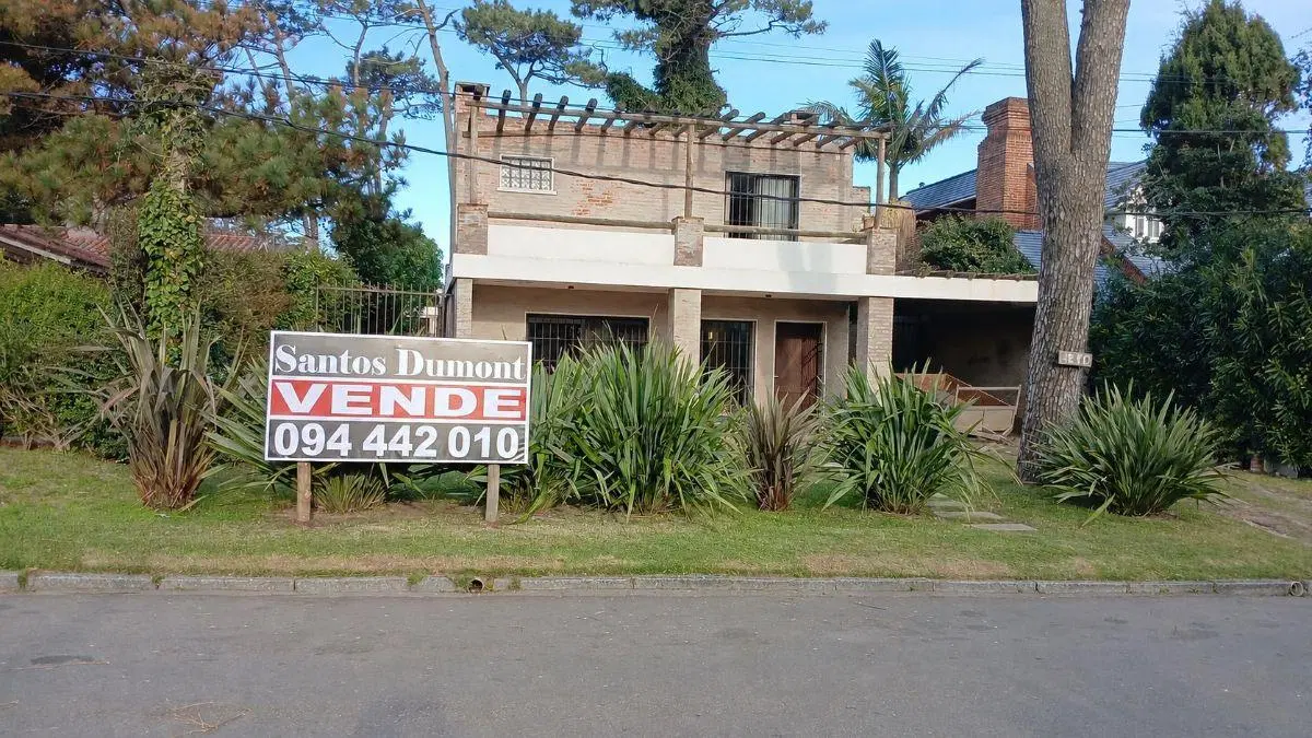 Casa en venta Playa Mansa, gran terreno, cerca del mar, Punta del Este 1