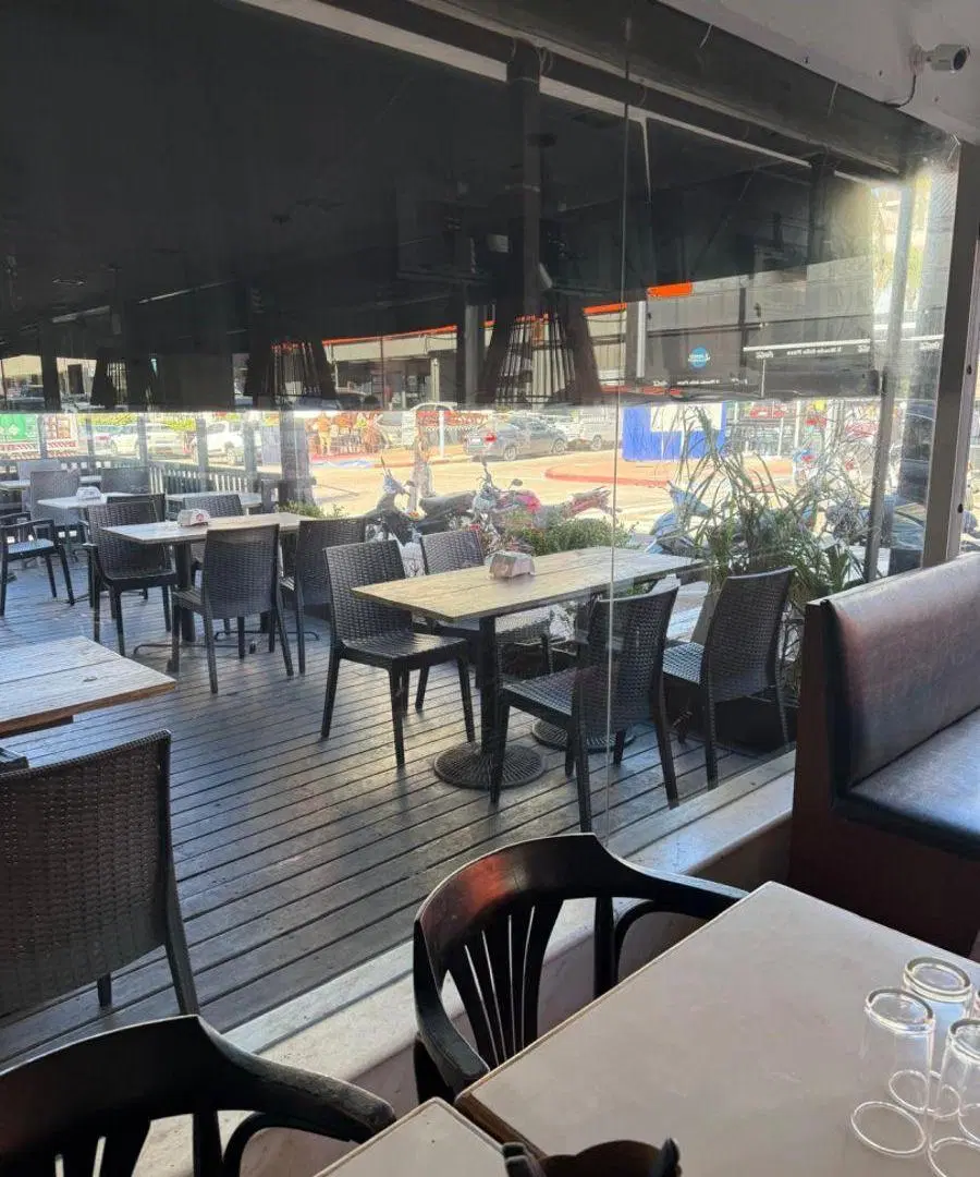 Local Comercial en Venta y Alquiler, sobre Av. Gorlero, Punta del Este 2
