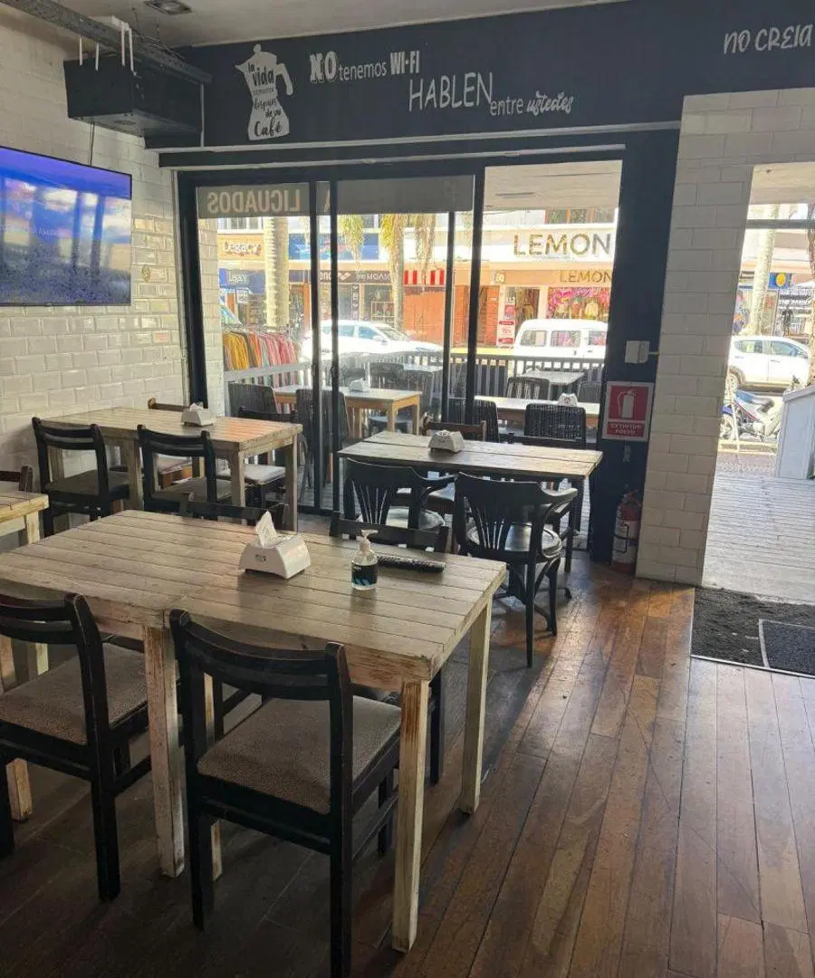 Local Comercial en Venta y Alquiler, sobre Av. Gorlero, Punta del Este 5