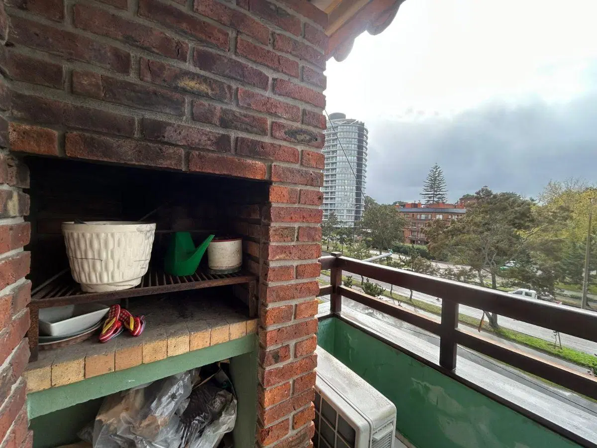 Apartamento en venta, 2 dormitorios y 2 baños sobre Av. Roosevelt. Punta del Este 5