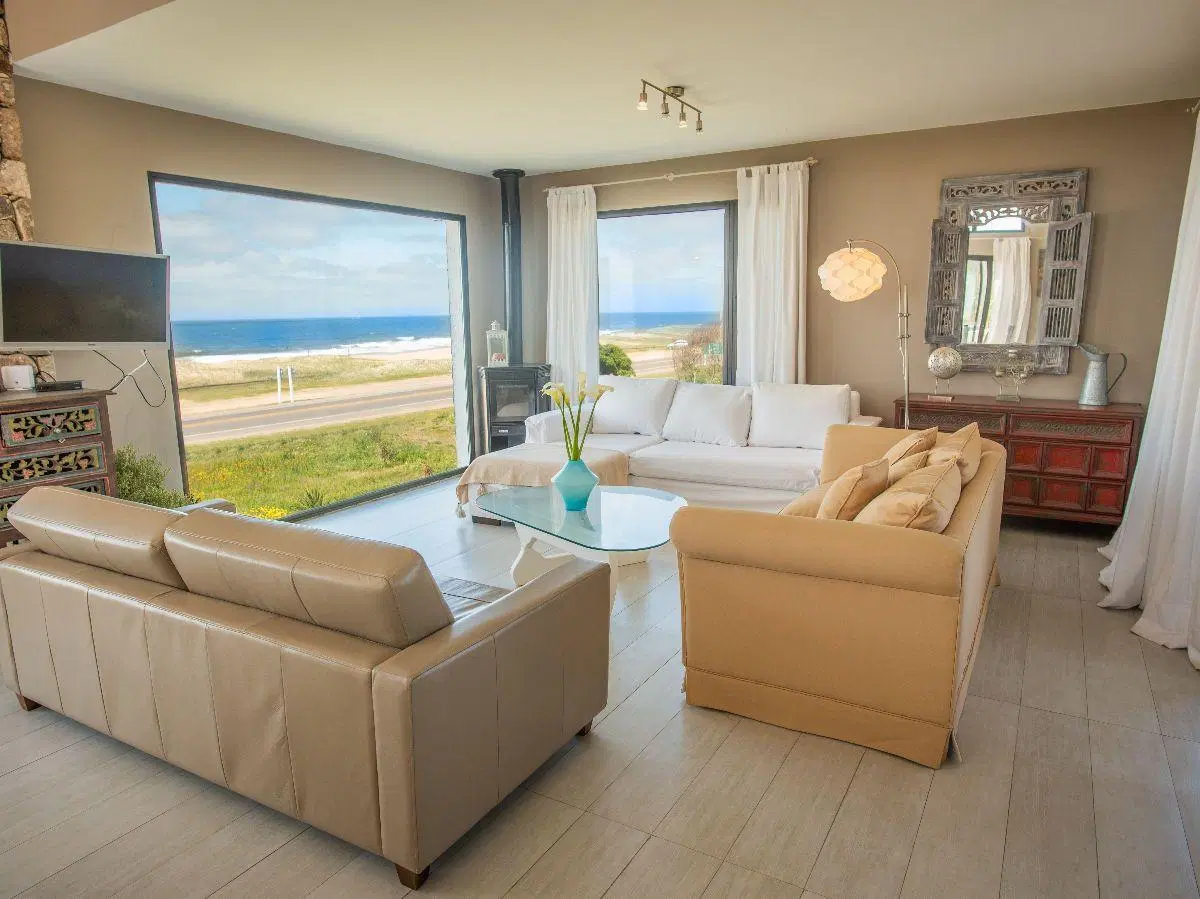 EN VENTA FRENTE AL MAR - CASA 4 DORMITORIOS 1
