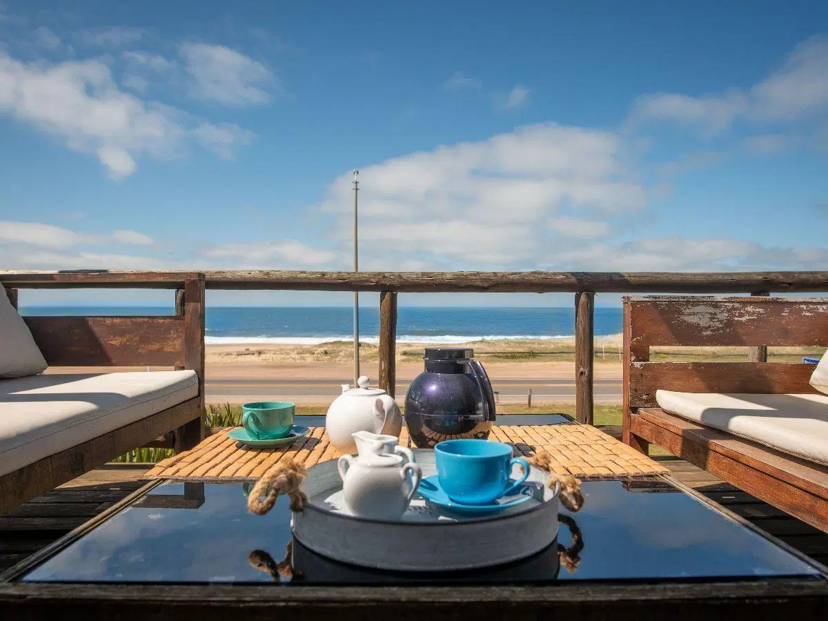 EN VENTA FRENTE AL MAR - CASA 4 DORMITORIOS 5