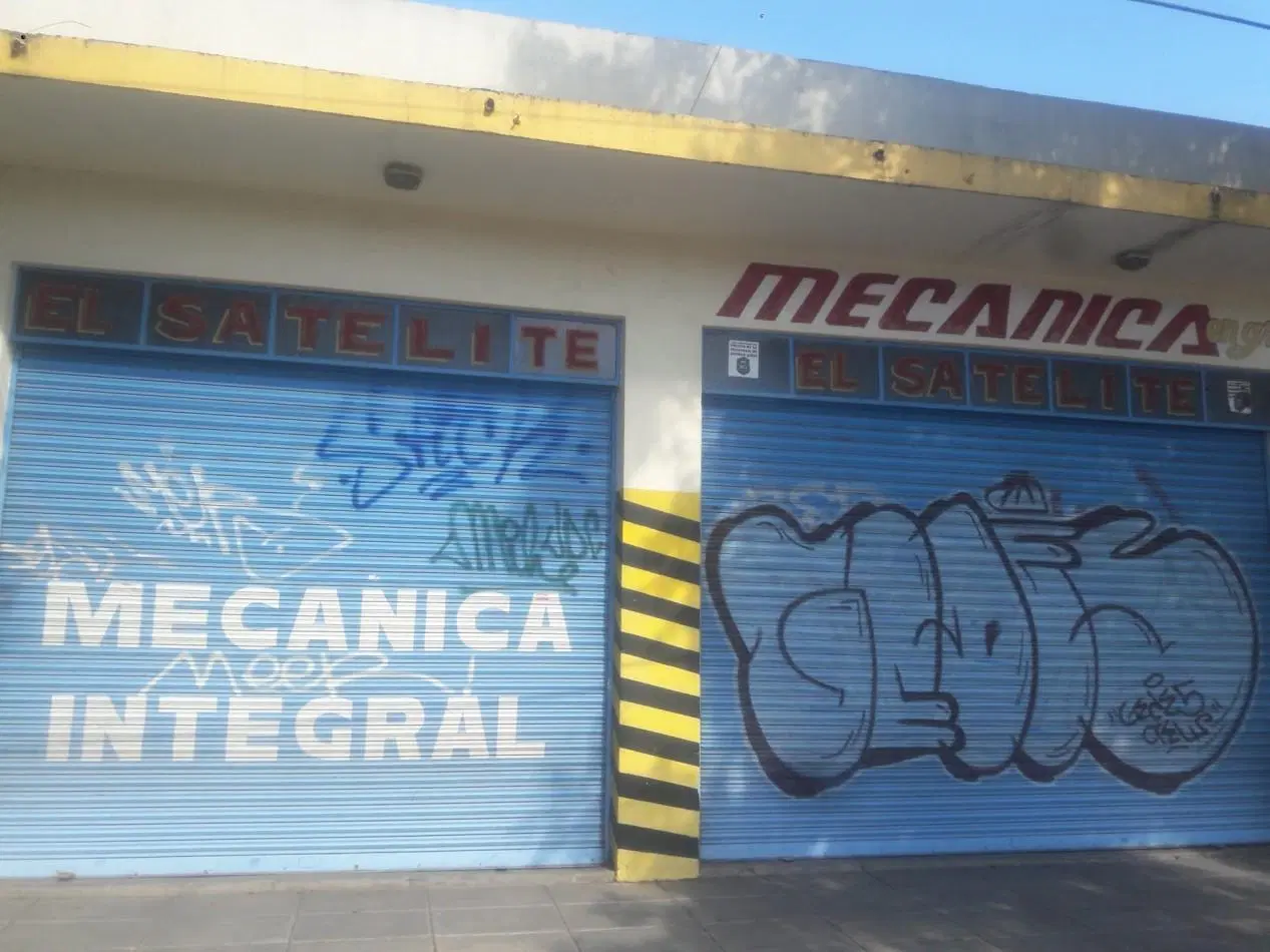 LOCAL COMERCIAL EN AV. ALQUILA CASTELAR 2